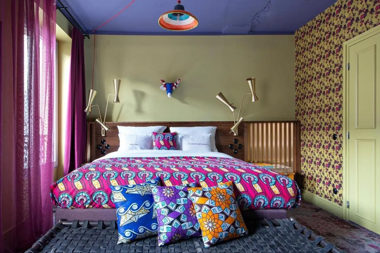 25Hours Hotel Terminus Nord Paris 4*,